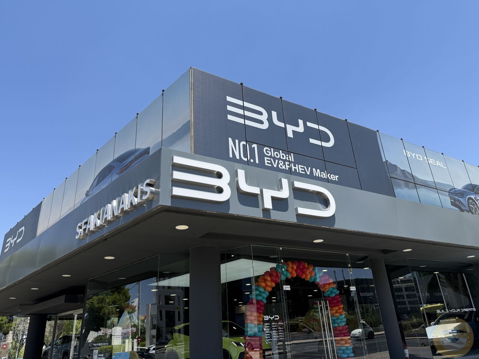 Η κινεζική BYD υπόσχεται αποζημίωση για ζημιές από το σύστημα αυτόνομης στάθμευσης