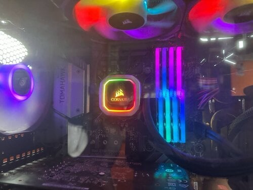 Περισσότερες πληροφορίες για "Intel Core i7-9700K, MSI MAG Z390 Tomahawk, Corsair Hydro H100i, G.Skill Trident Z RGB 32GB"
