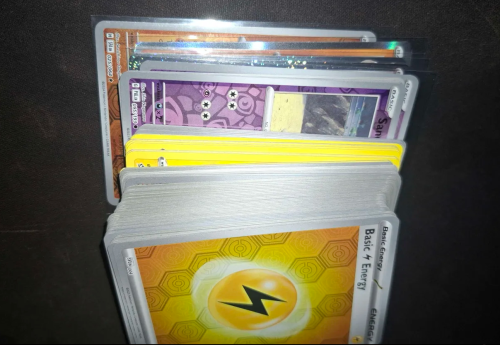 Περισσότερες πληροφορίες για "85 COMMON POKEMON CARDS."