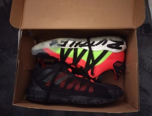 Περισσότερες πληροφορίες για "Adidas Dame 6 Used 46size"