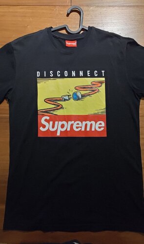 Περισσότερες πληροφορίες για "Original Supreme T-Shirt – Medium – Street Style Deal - Made in Italy - καινουργια"