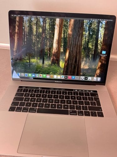 Περισσότερες πληροφορίες για "Macbook 15" 2018 i7 2.6ghz 16gb Ram 500gb SSD"
